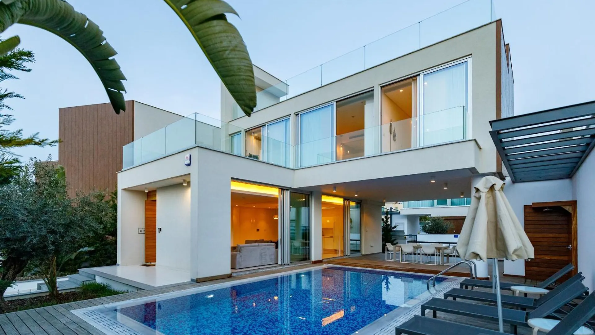 Seaview Luxury Villa Jacuzzi & Pool! 2 Min Beach Protaras