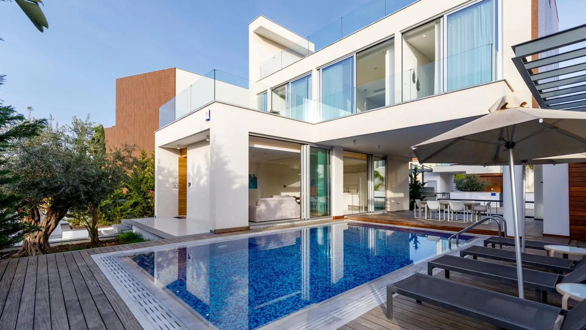 Seaview Luxury Villa Jacuzzi & Pool! 2 Min Beach Protaras Cyprus
