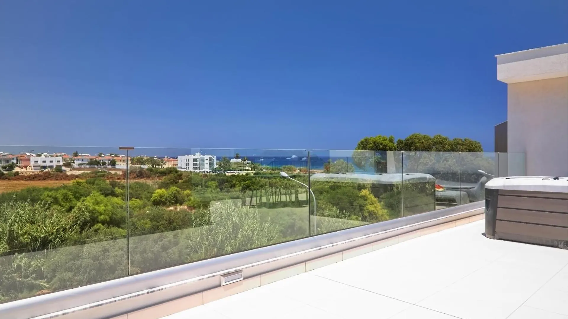 Seaview Luxury Villa Jacuzzi & Pool! 2 Min Beach Protaras