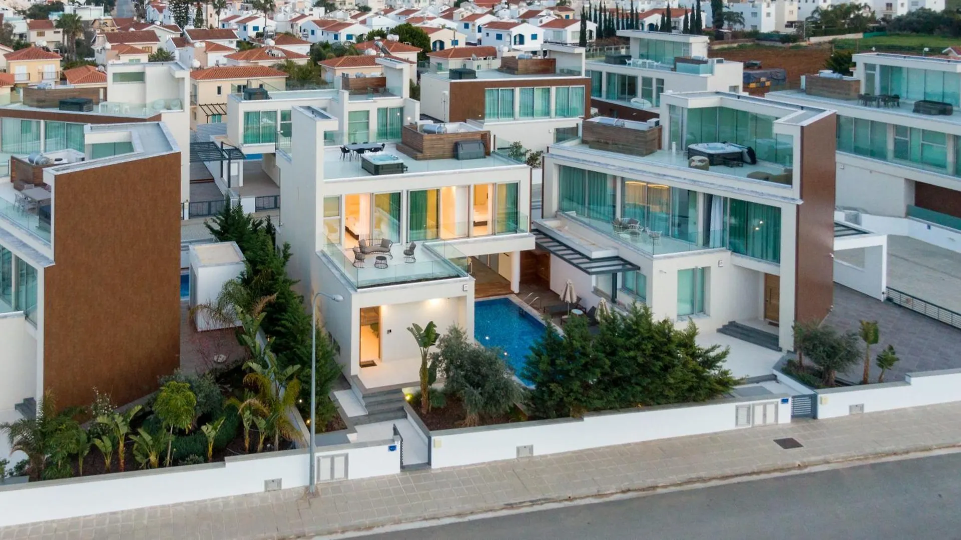 Seaview Luxury Villa Jacuzzi & Pool! 2 Min Beach Protaras