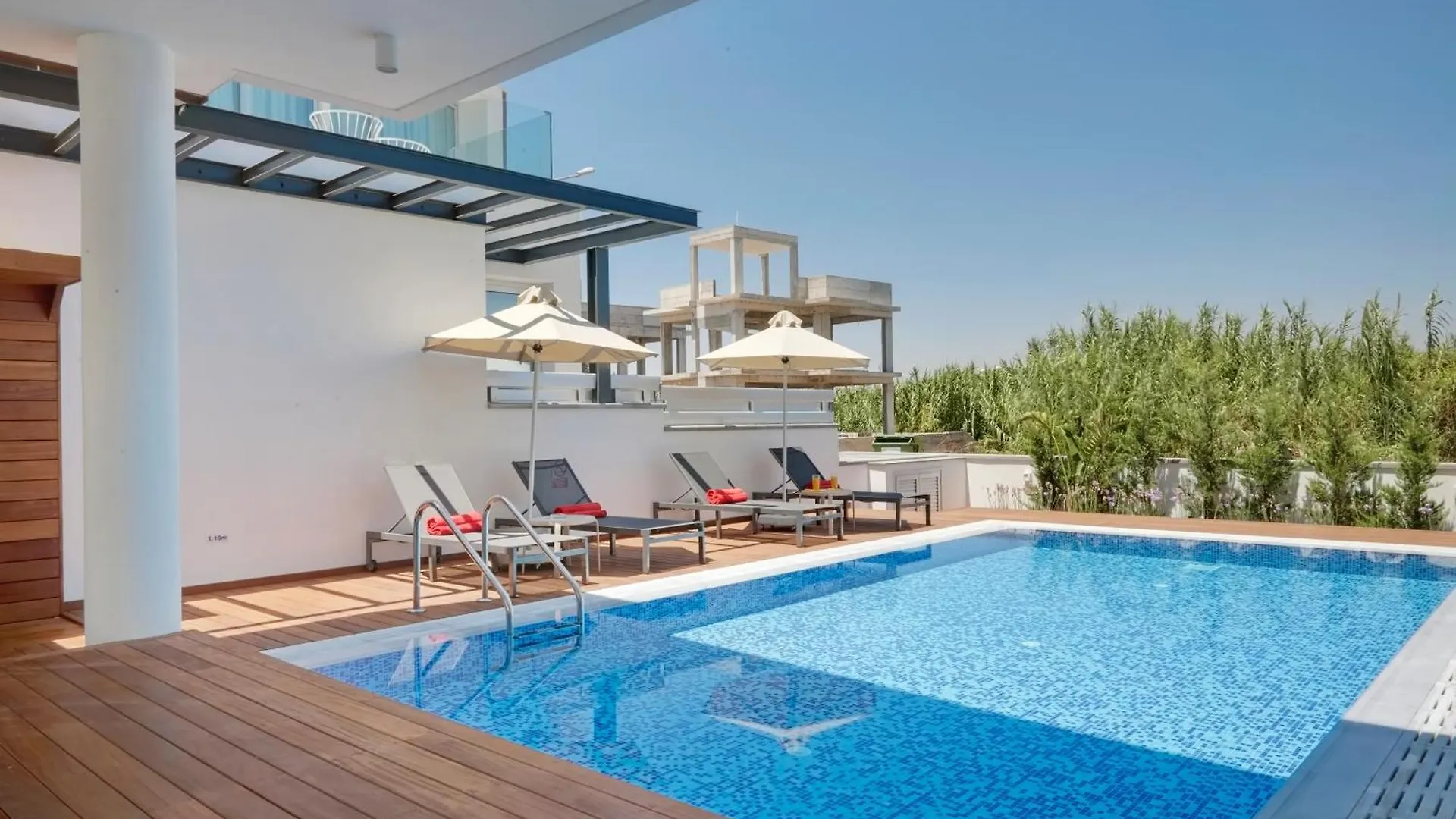 Seaview Luxury Villa Jacuzzi & Pool! 2 Min Beach Protaras 0*,  Chypre